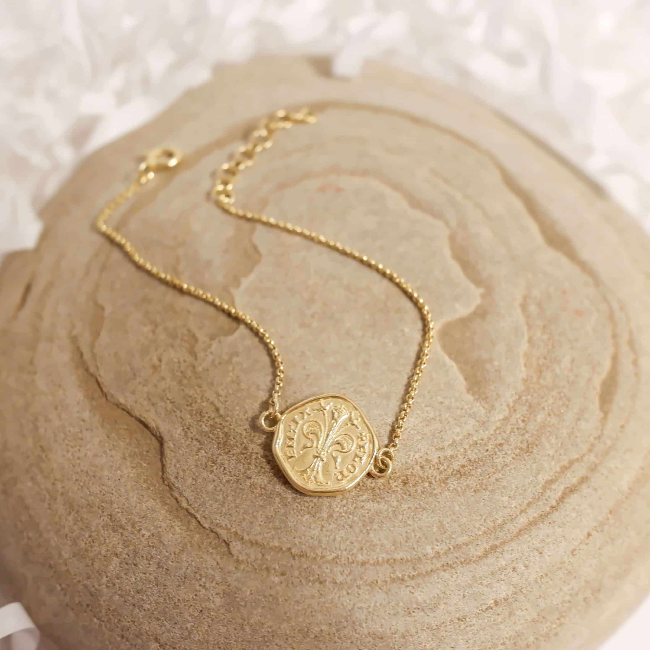 bracciale-donna-fiorino-in-argento-placcato-oro-nfsb-100-fronte-ambiente